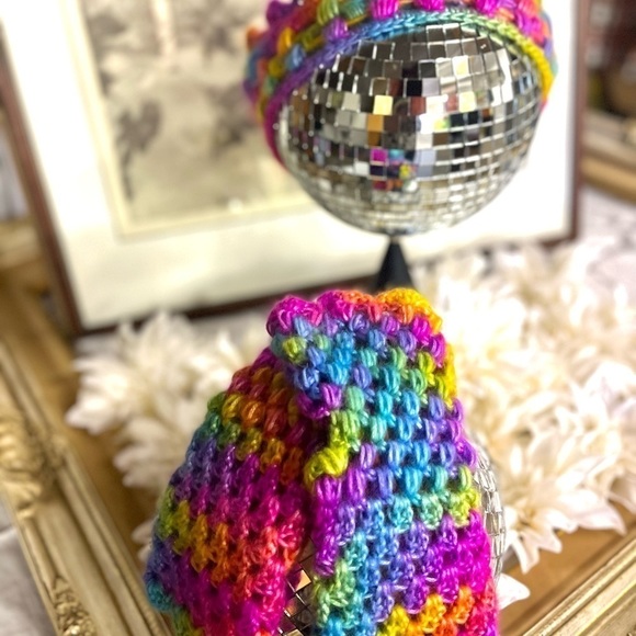 𝅺CROWN EAR WARMER AND FINGERLESS GLOVES SET - Picture 4 of 11